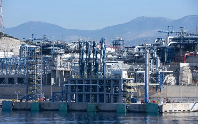 Σε κόμβο LNG μετατρέπεται η Ελλάδα – Οι δύο νέοι τερματικοί σταθμοί